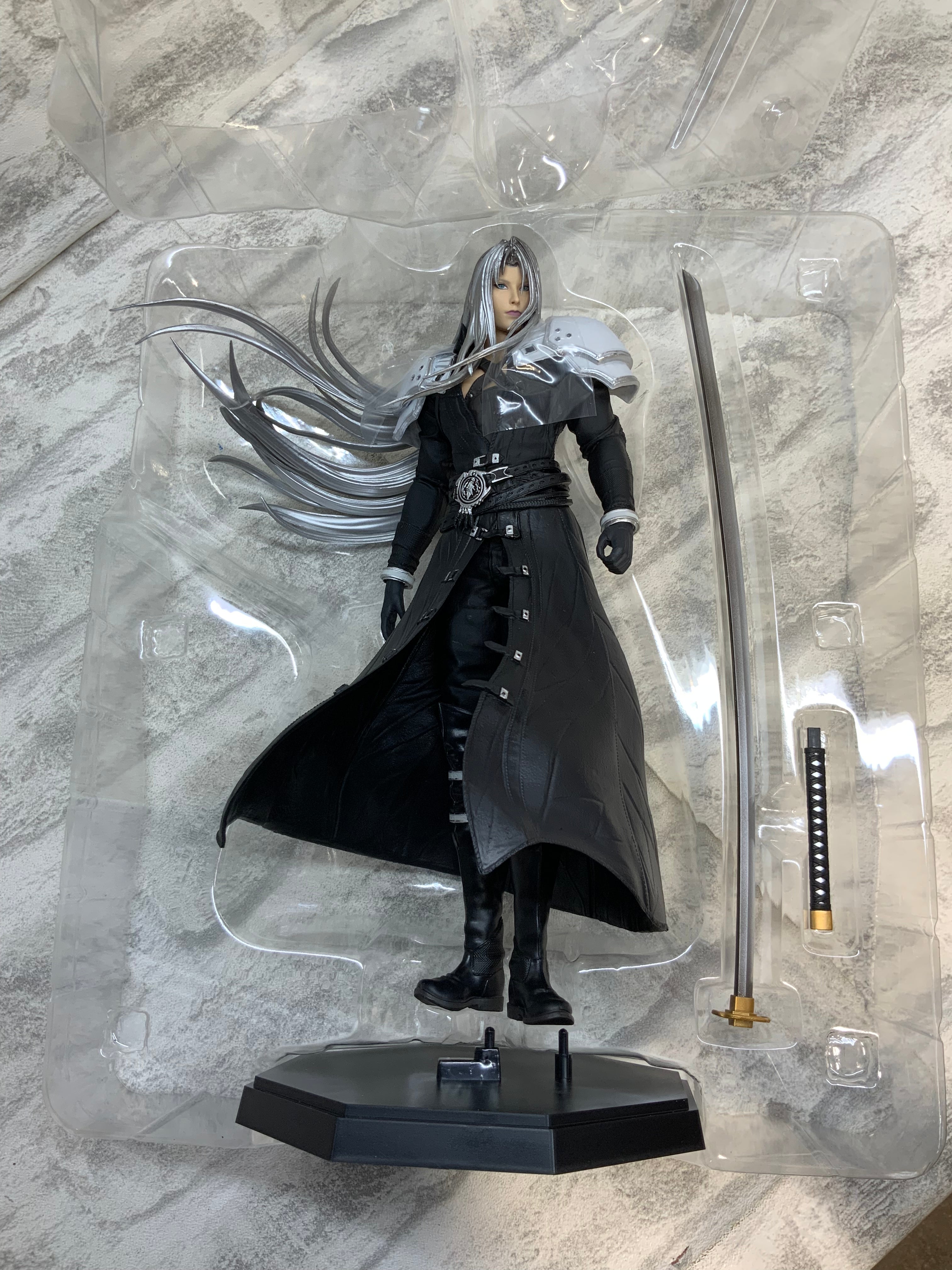 Square Enix Final Fantasy VII Remake Statuette Sephiroth (7598244069614)